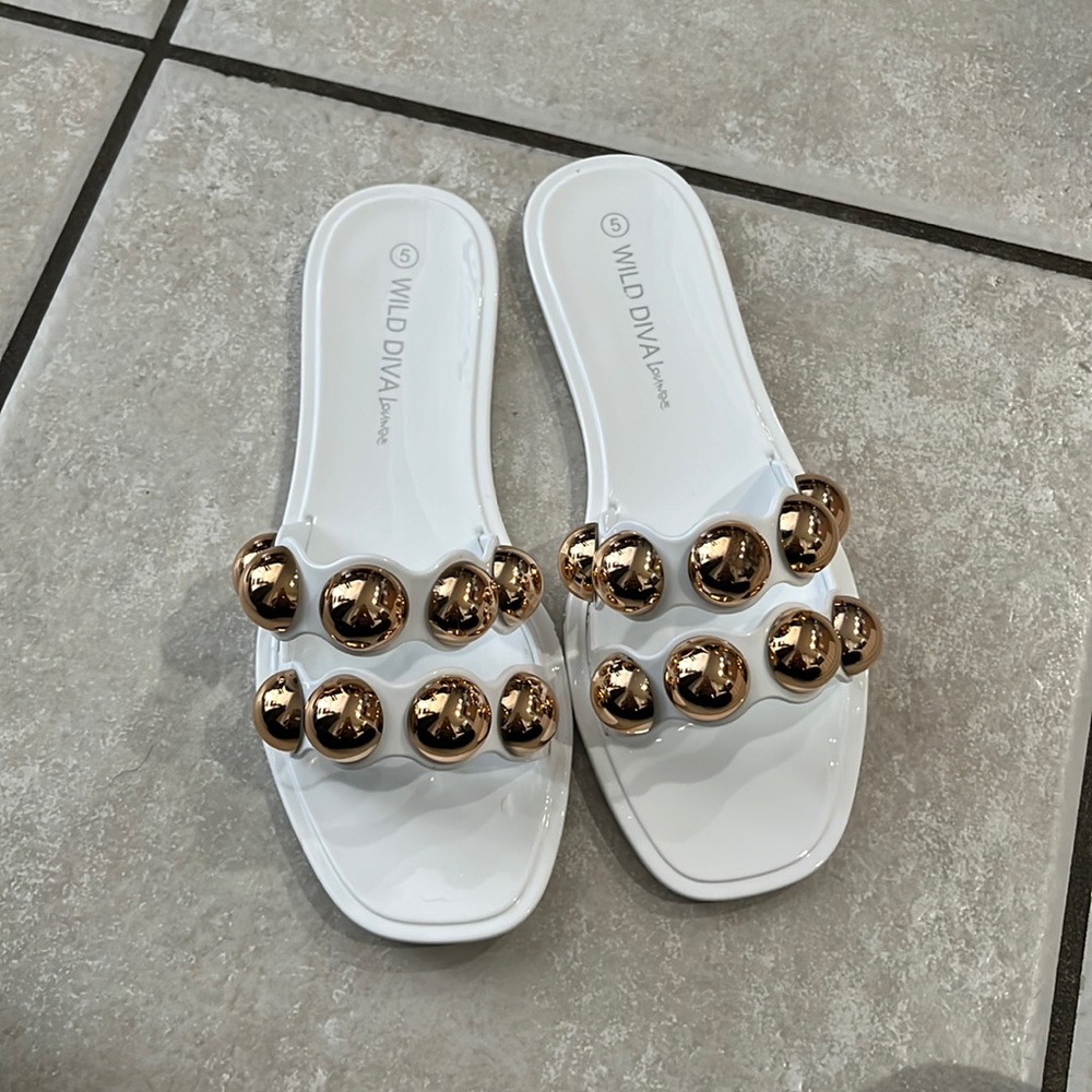 White jelly sandals
